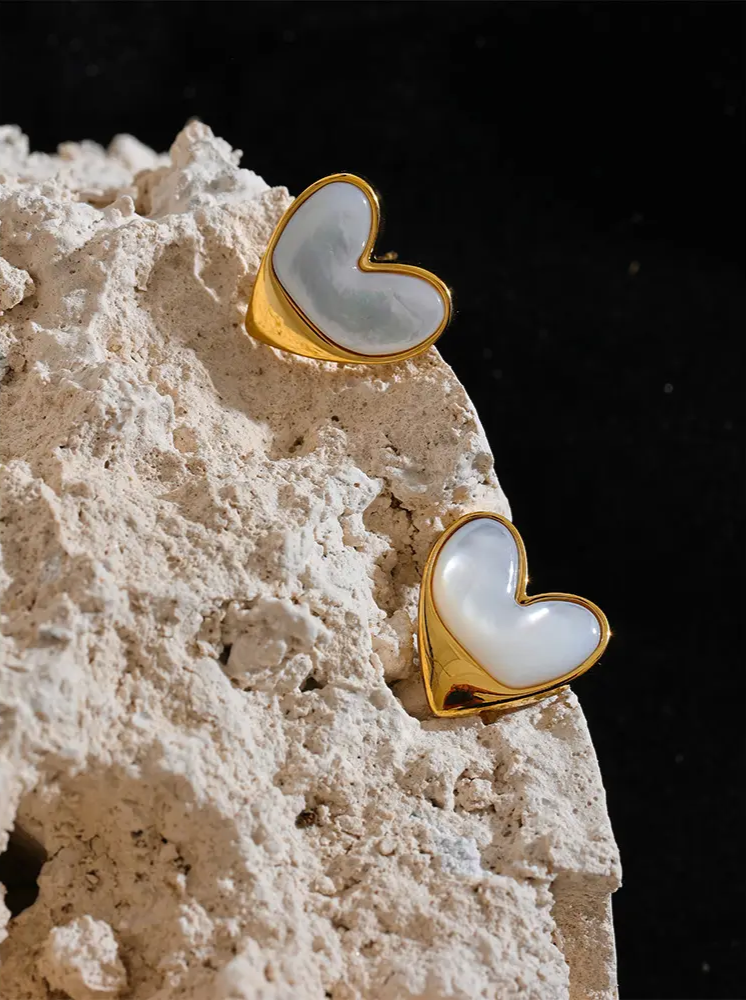 Heart Shell Stud Earrings