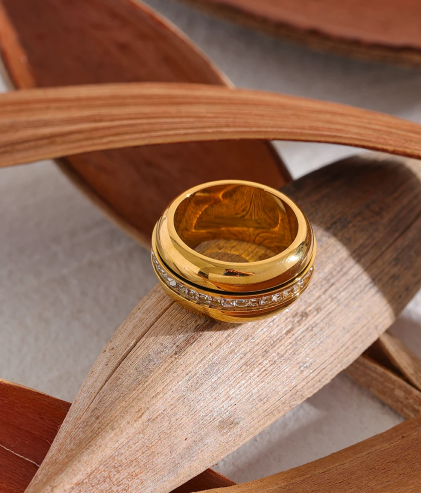 Rotateable Zircon Ring