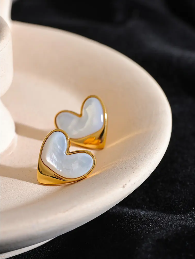 Heart Shell Stud Earrings